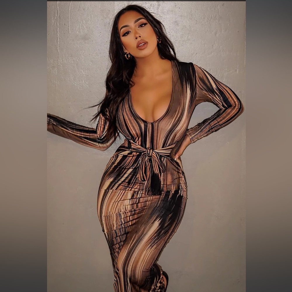 Fashion Nova Mind Of My Own Maxi Dress, size S. NWT